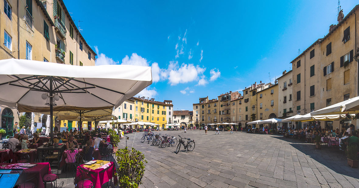 Lucca, Piazza dell'anfiteatro